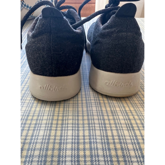 Women's Allbirds Sneakers, Gray, Size 9 - Picture 6 of 7